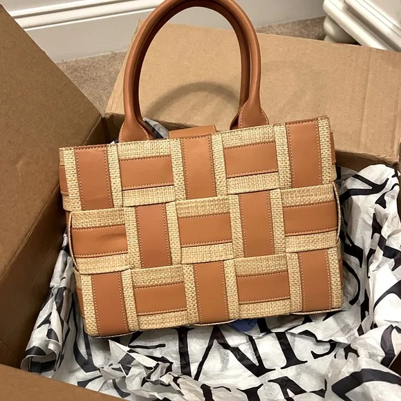 J. McLaughlin Tan and Cream Woven Bag - Picture 5 of 6